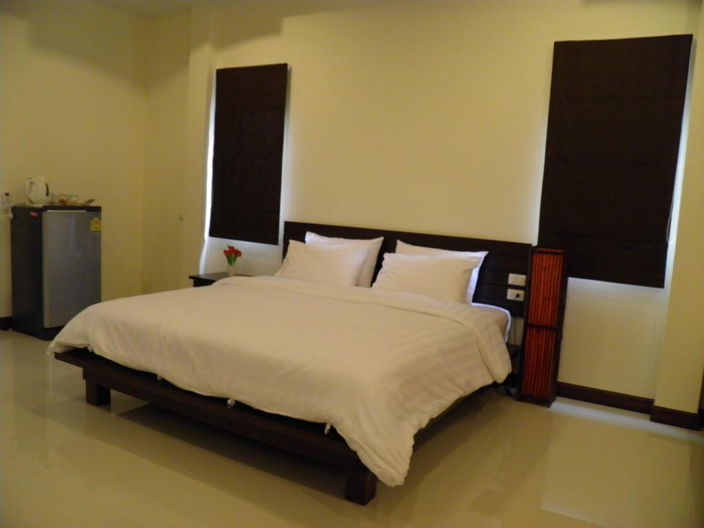 Huga Place Nai Harn Exterior photo