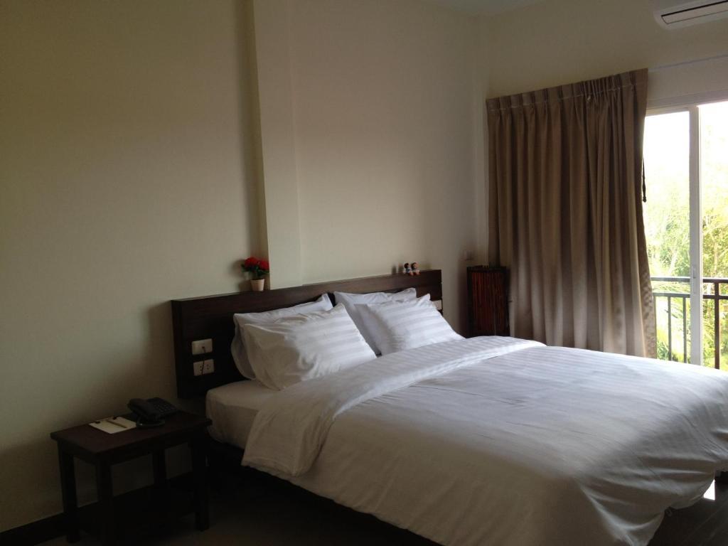 Huga Place Nai Harn Exterior photo