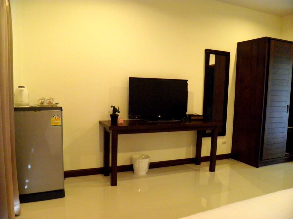 Huga Place Nai Harn Exterior photo