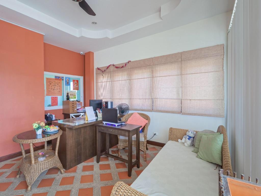Huga Place Nai Harn Exterior photo