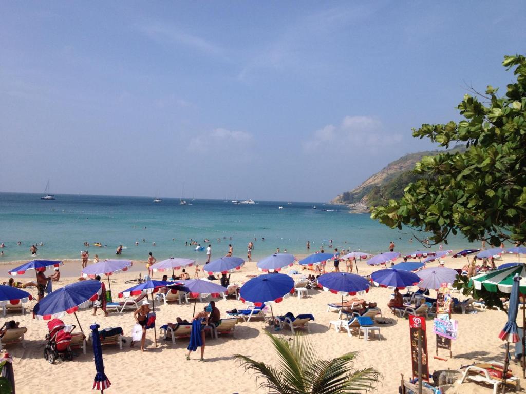 Huga Place Nai Harn Exterior photo